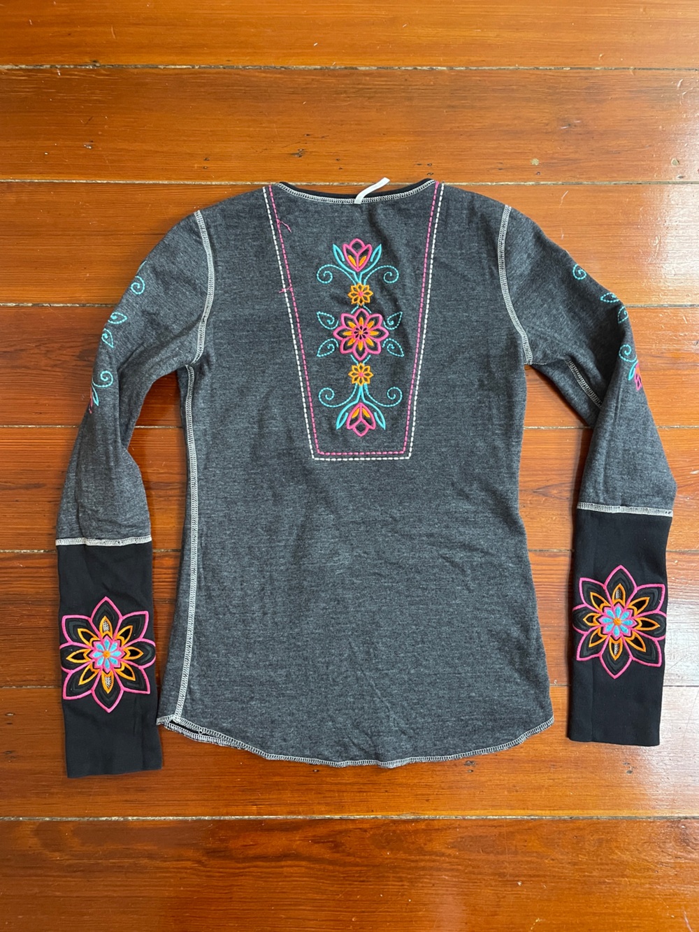 Alp-n-Rock RARE Winter Bloom Reversible Embroidered Floral Henley Sz 1/XS 🧡🎀 - Picture 15 of 15